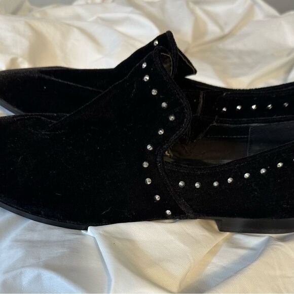 Black Velvet Studded Slip On Shoe by Steve Madden / Women's 8.5M - Picture 2 of 8